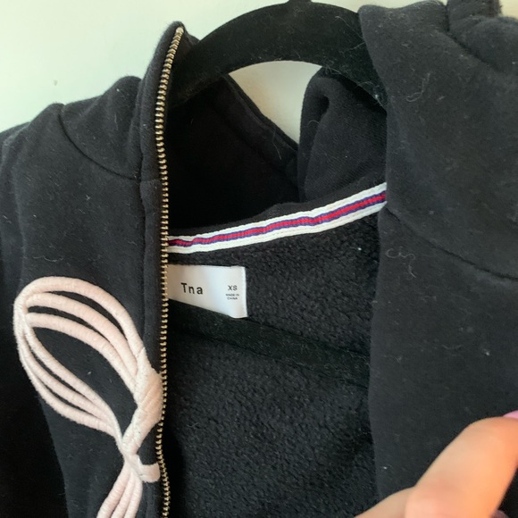 ARITZIA TNA zip up NEVER WORN - Picture 4 of 4
